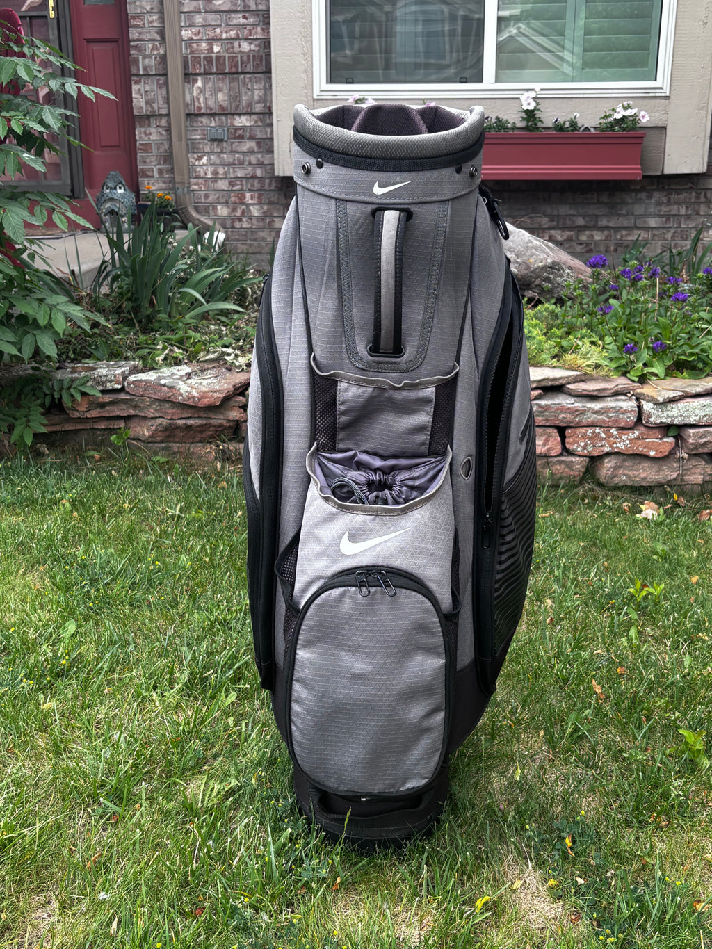 Nike Performance 14-Way Golf Cart Bag – Gray/Black Stripes
