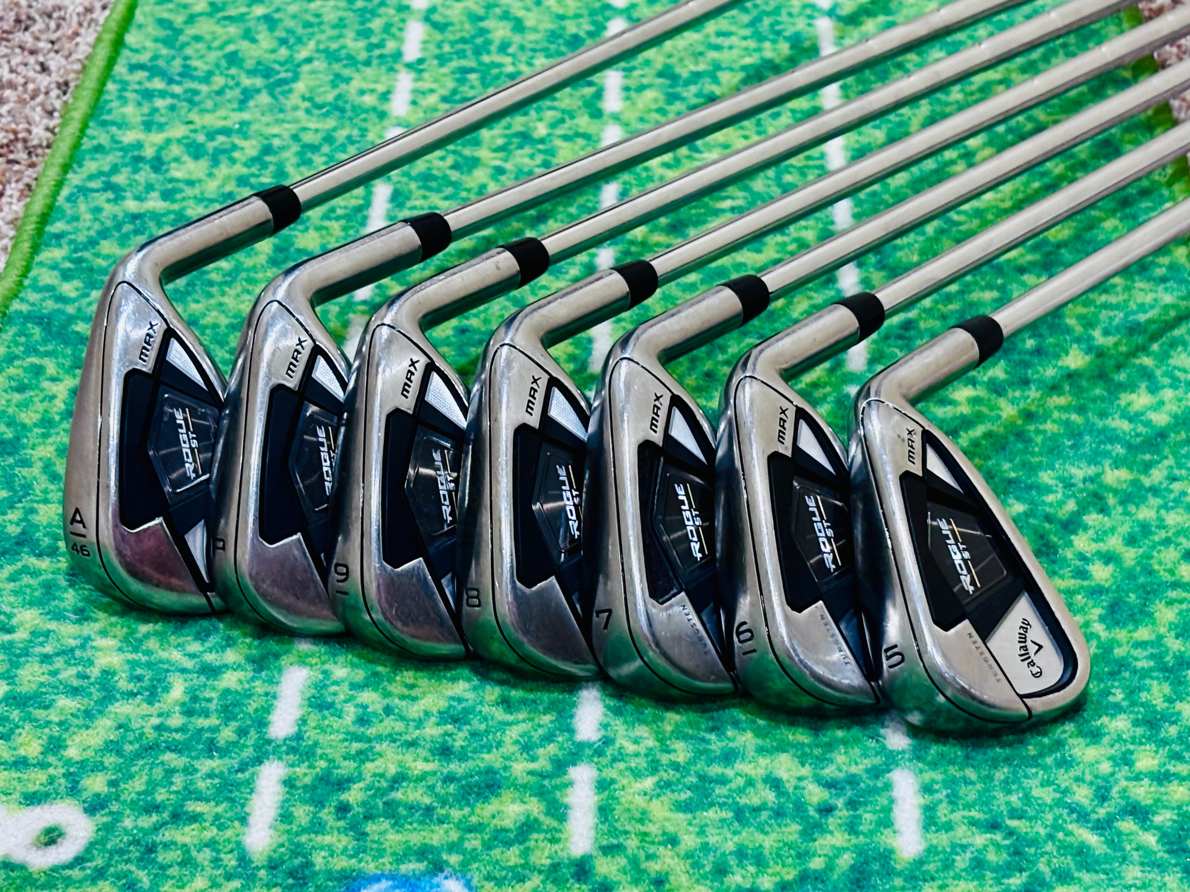 Callaway Rogue ST Max Iron Set 5-AW (7 Clubs) – Stiff Steel – Golf Pride Z-Grips