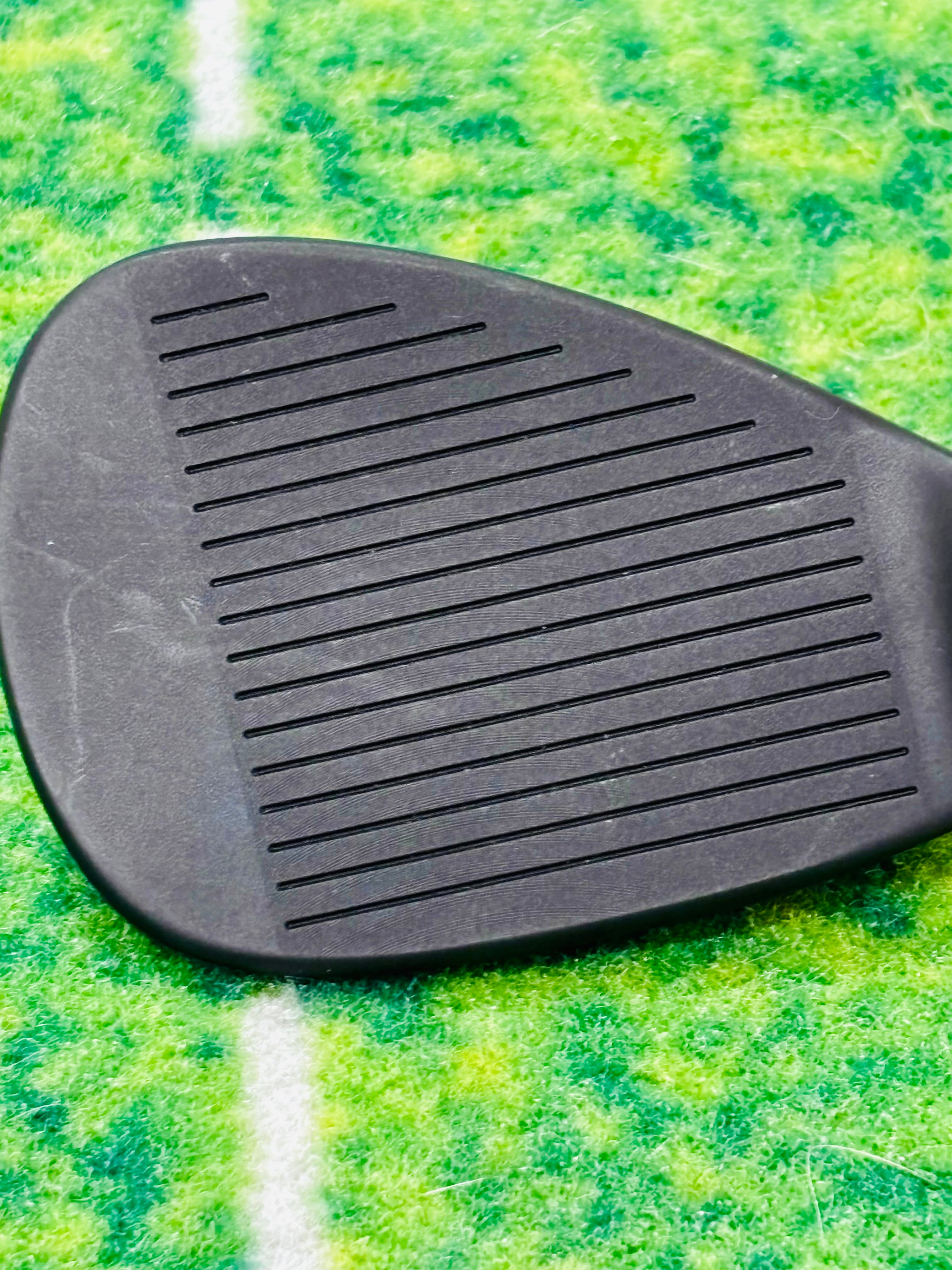Mint Cobra King SB Black 52° Wedge (12° Bounce / Classic) – MMT 105 S Shaft & Smart Grip