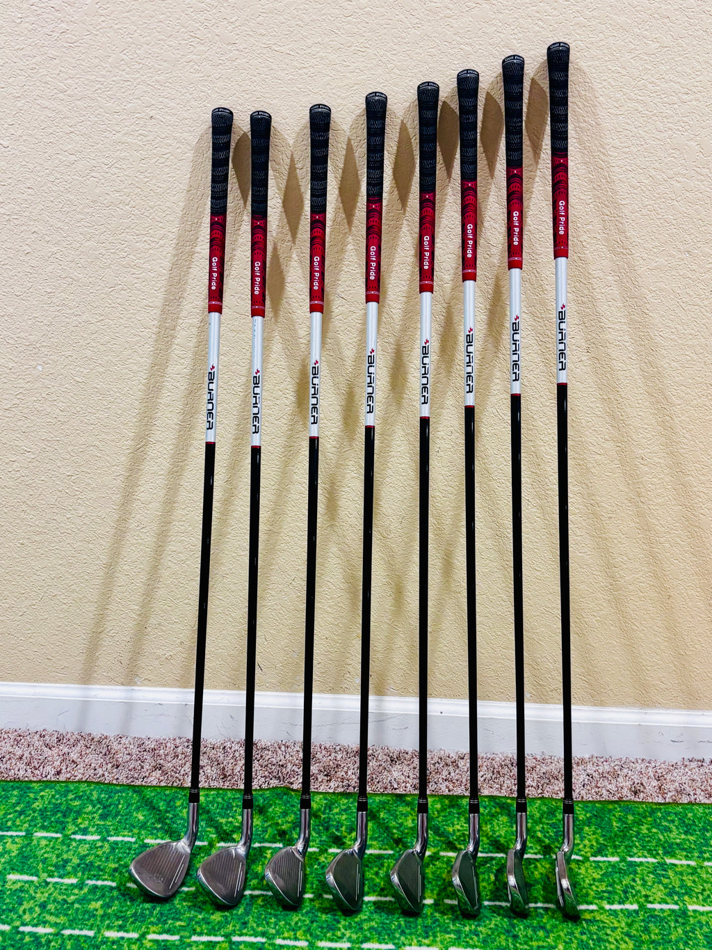 TaylorMade Burner XD Iron Set (8 Clubs: 4-PW + AW) – Graphite Regular Flex