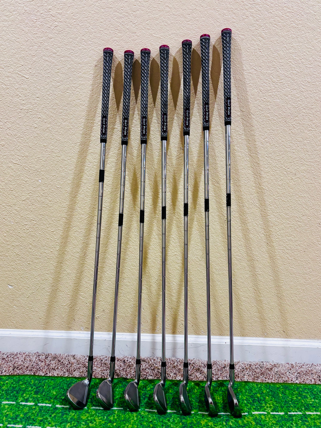 Callaway Rogue ST Max Iron Set 5-AW (7 Clubs) – Stiff Steel – Golf Pride Z-Grips