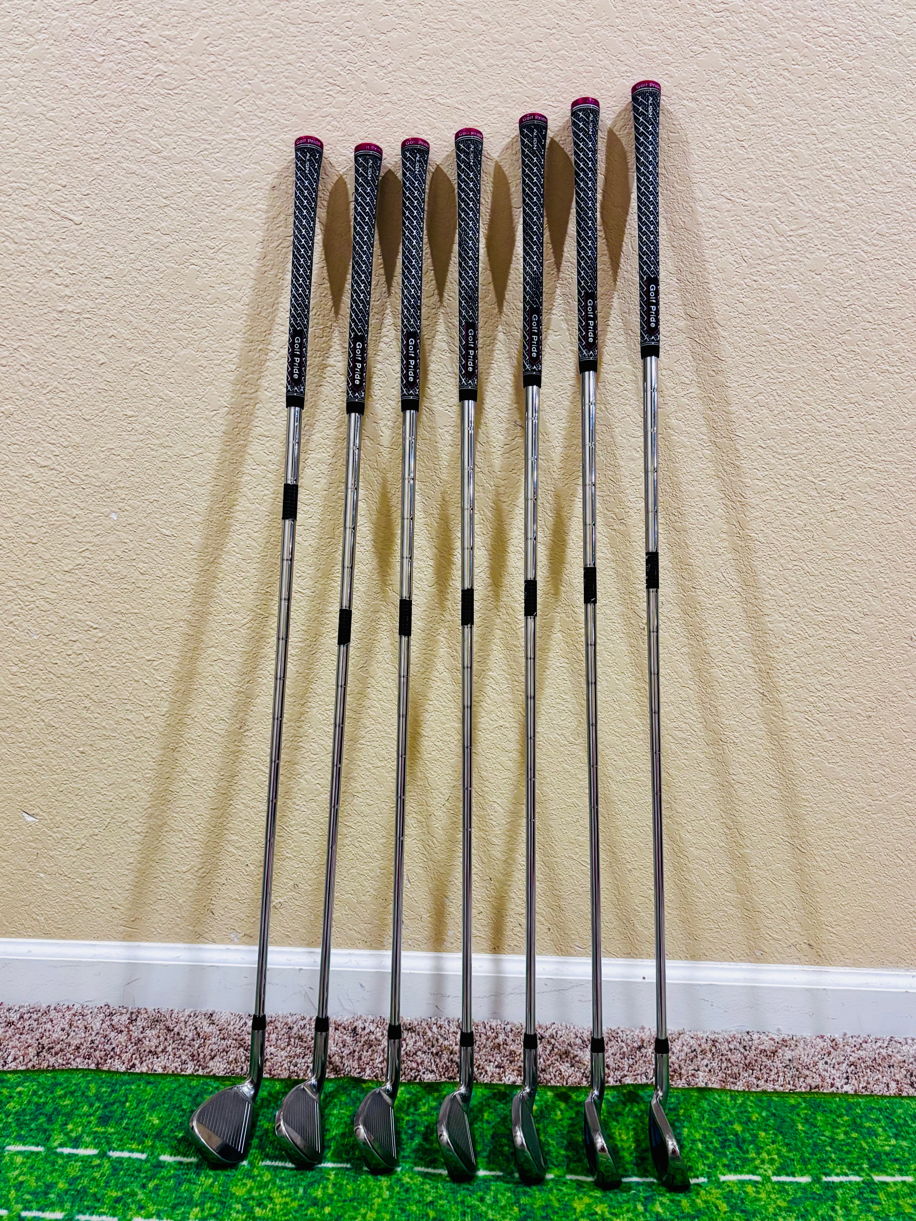 Callaway Rogue ST Max Iron Set 5-AW (7 Clubs) – Stiff Steel – Golf Pride Z-Grips